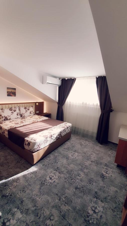 Stay Inn Rediu Valea Lupului  Exterior photo