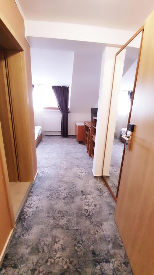 Stay Inn Rediu Valea Lupului  Exterior photo