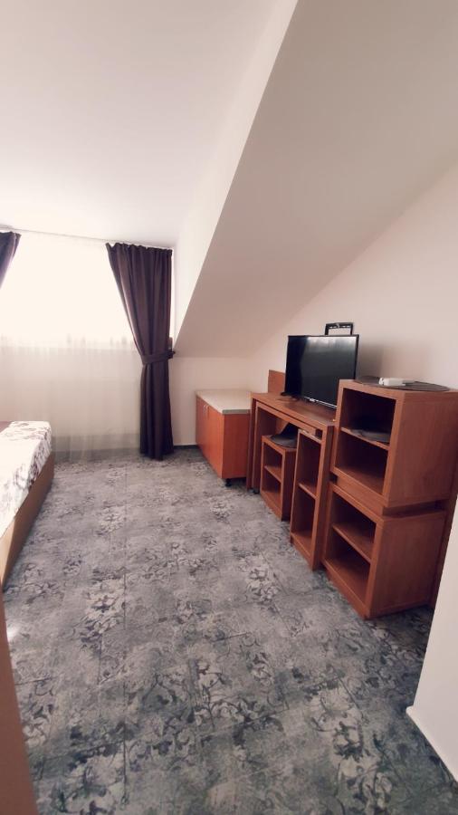 Stay Inn Rediu Valea Lupului  Exterior photo