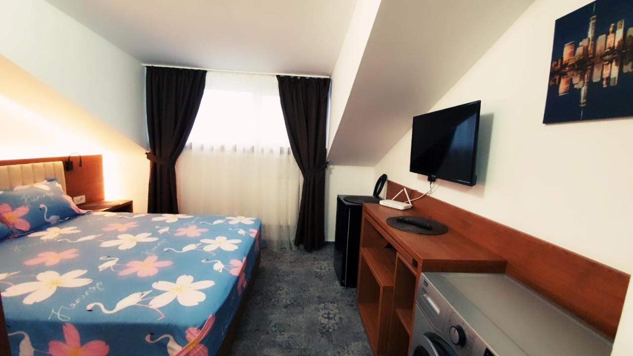 Stay Inn Rediu Valea Lupului  Exterior photo