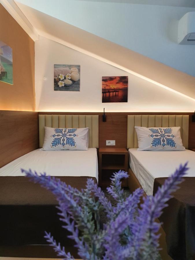 Stay Inn Rediu Valea Lupului  Exterior photo