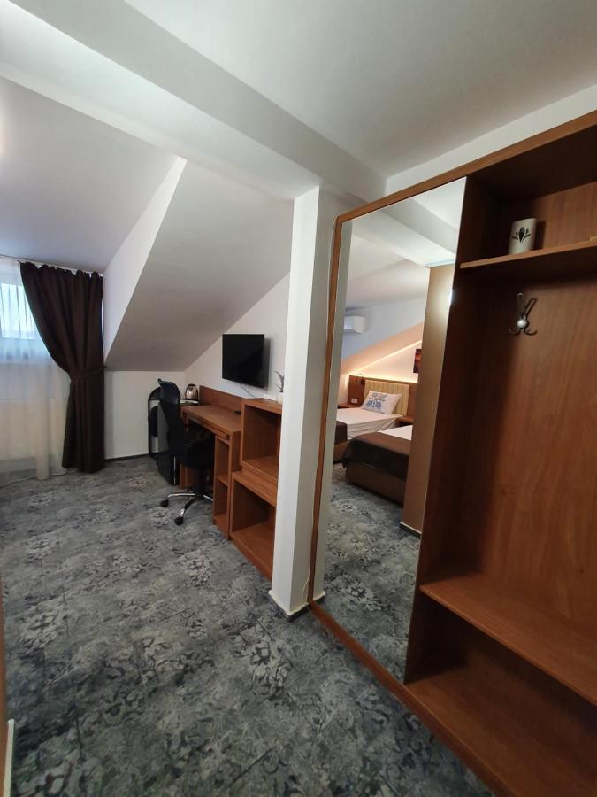 Stay Inn Rediu Valea Lupului  Exterior photo