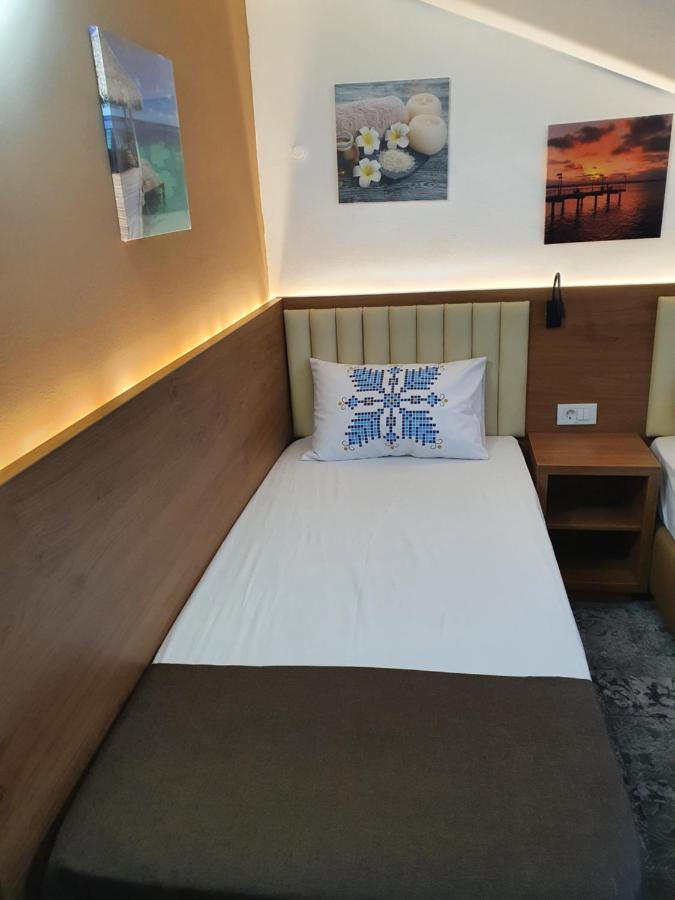 Stay Inn Rediu Valea Lupului  Exterior photo