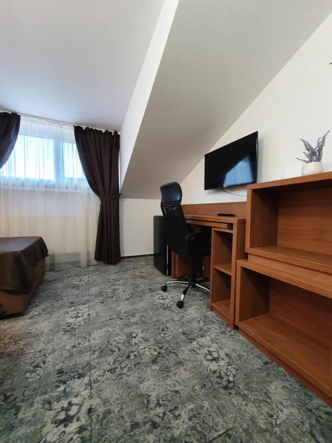 Stay Inn Rediu Valea Lupului  Exterior photo