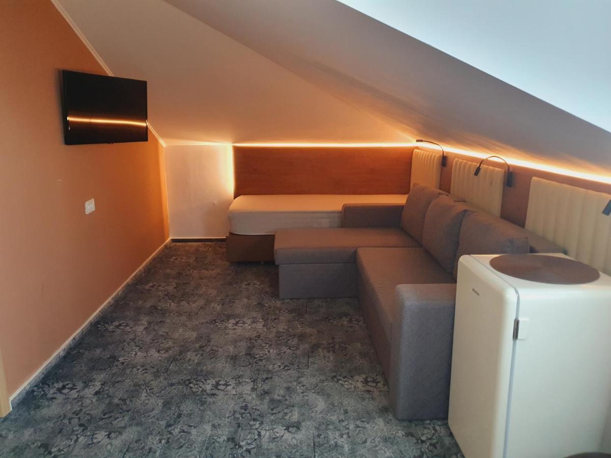 Stay Inn Rediu Valea Lupului  Exterior photo