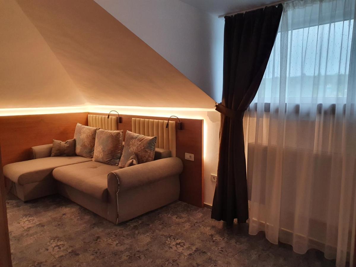 Stay Inn Rediu Valea Lupului  Exterior photo