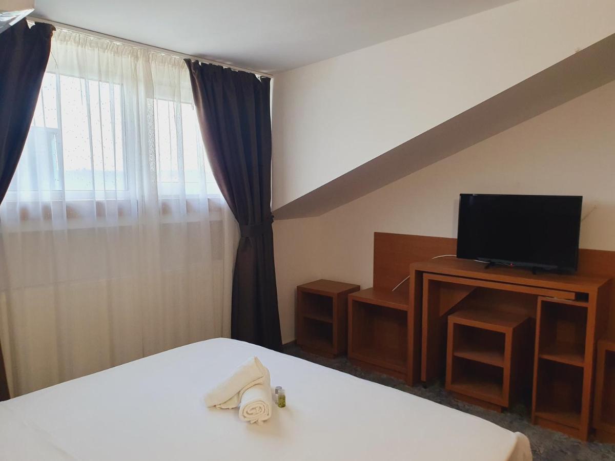 Stay Inn Rediu Valea Lupului  Exterior photo