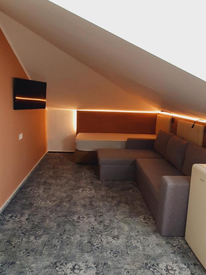 Stay Inn Rediu Valea Lupului  Exterior photo