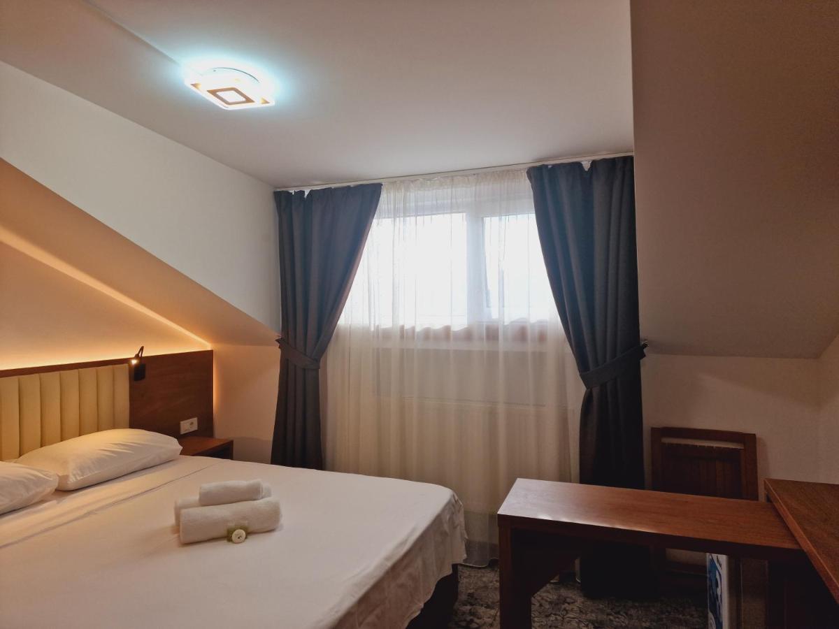 Stay Inn Rediu Valea Lupului  Exterior photo