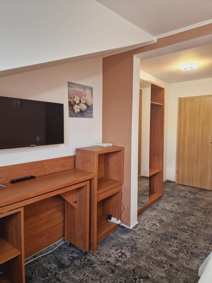 Stay Inn Rediu Valea Lupului  Exterior photo